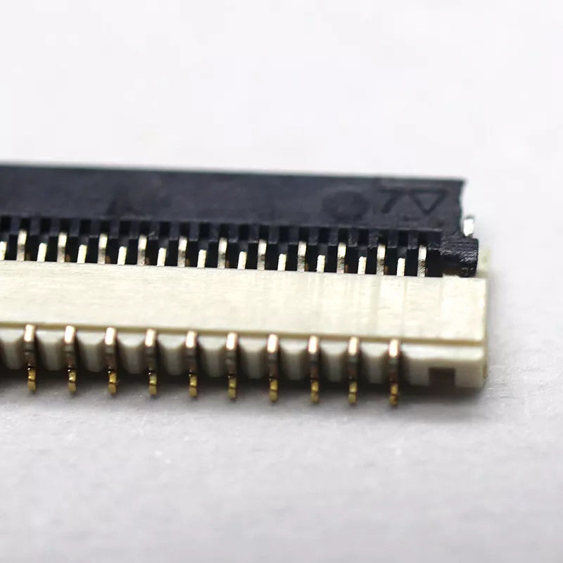 Khoảng cách điện tử 0,3MM Chiều cao 1,0mm Đầu nối PCB 13-71pin Tiếp xúc dưới cùng